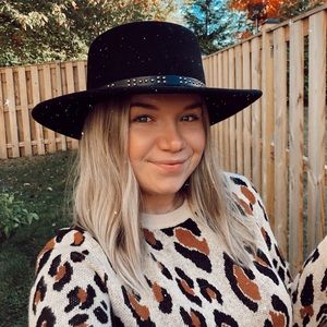 Meet your Posher, Jillian